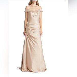 ✨ Elegant Formal Gown – Champagne Satin – Size 8 ✨